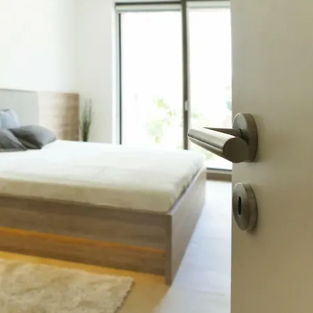 Großes Im Zentrum Von Dresden, 2 Schlafzimmer, 2 Bäder, Balkon