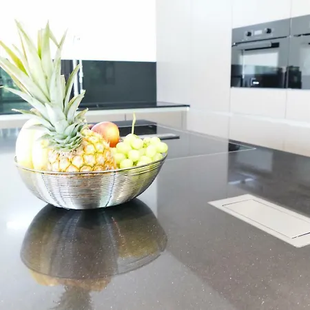 Grosses Im Zentrum Von Dresden, 2 Schlafzimmer, 2 Baeder, Balkon * Drážďany