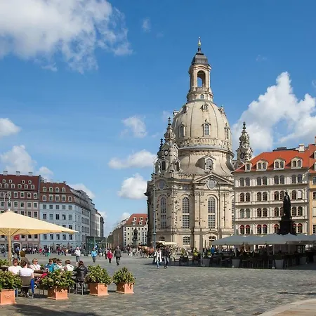Großes Im Zentrum Von Dresden, 2 Schlafzimmer, 2 Bäder, Balkon Apartment