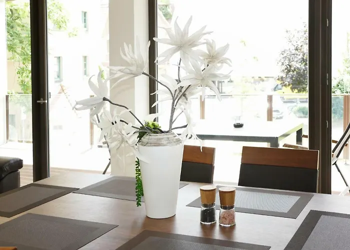 Grosses Im Zentrum Von Dresden, 2 Schlafzimmer, 2 Baeder, Balkon