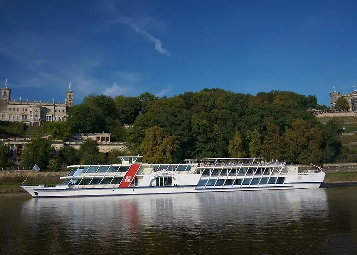 Grosses Im Zentrum Von Dresden, 2 Schlafzimmer, 2 Baeder, Balkon * Dresde