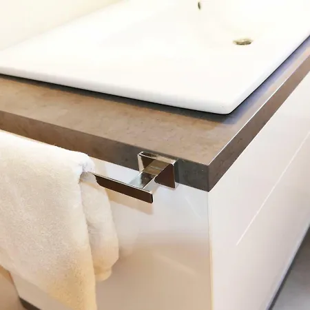 Apartman Grosses Im Zentrum Von Dresden, 2 Schlafzimmer, 2 Baeder, Balkon