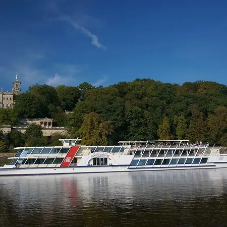 Grosses Im Zentrum Von Dresden, 2 Schlafzimmer, 2 Baeder, Balkon * Drezda