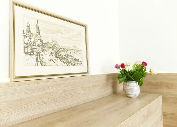 Grosses Im Zentrum Von Dresden, 2 Schlafzimmer, 2 Baeder, Balkon * Drezda