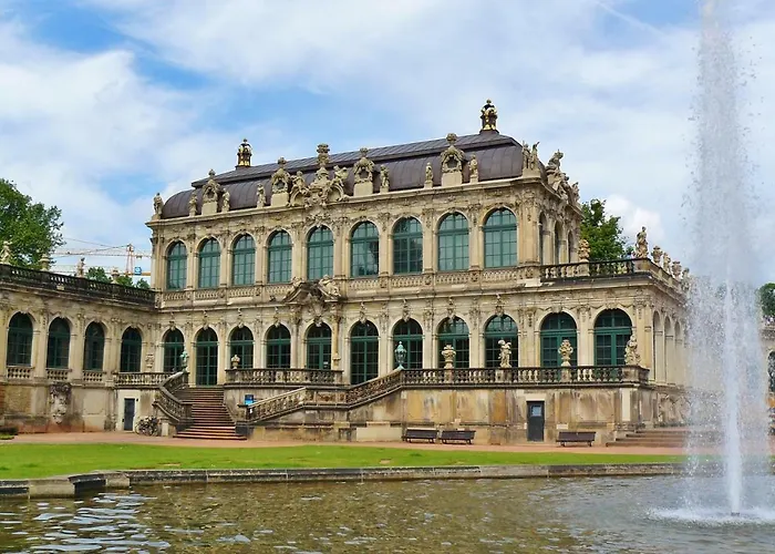 Grosses Im Zentrum Von Dresden, 2 Schlafzimmer, 2 Baeder, Balkon Drezda