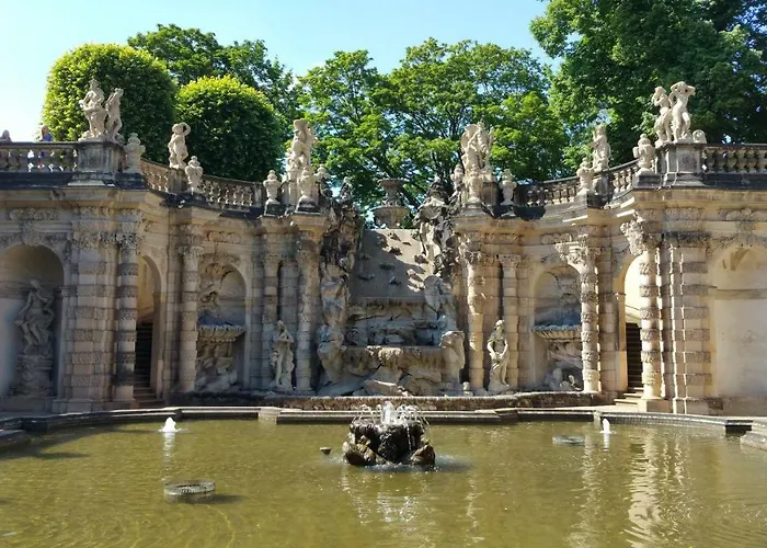 Grosses Im Zentrum Von Dresden, 2 Schlafzimmer, 2 Baeder, Balkon