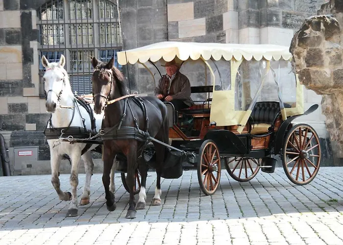 Grosses Im Zentrum Von Dresden, 2 Schlafzimmer, 2 Baeder, Balkon